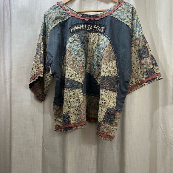 Magnolia pearl parakeet top NWOT - Picture 4 of 6